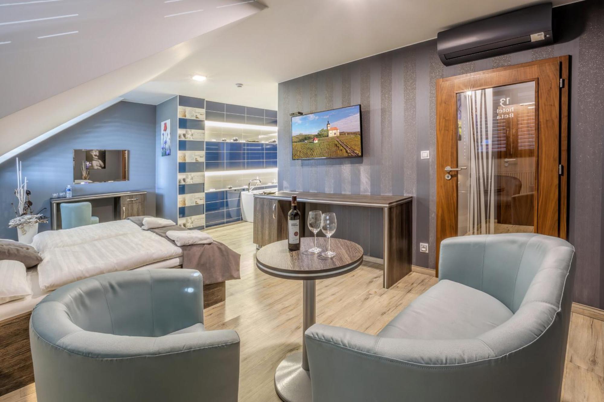 Hotel Beta Bzenec Buitenkant foto