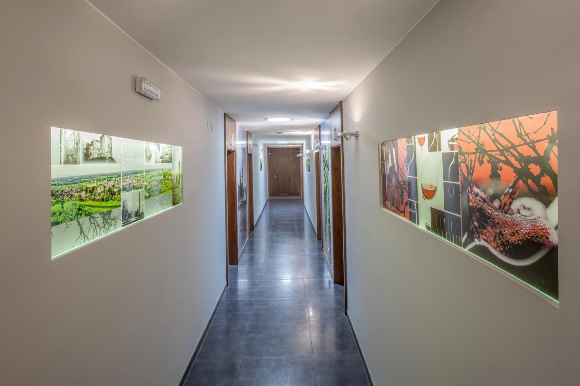 Hotel Beta Bzenec Buitenkant foto