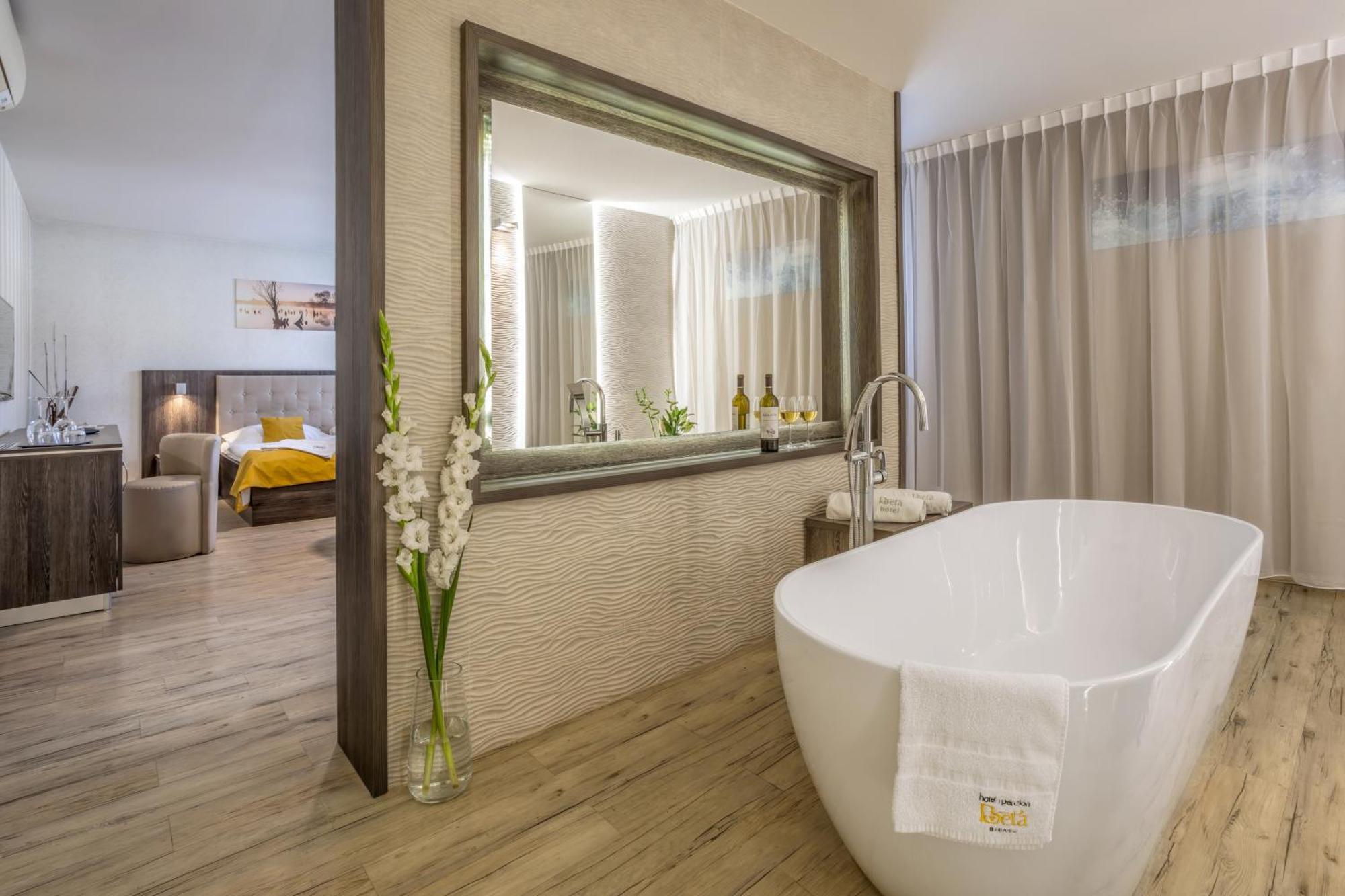 Hotel Beta Bzenec Buitenkant foto
