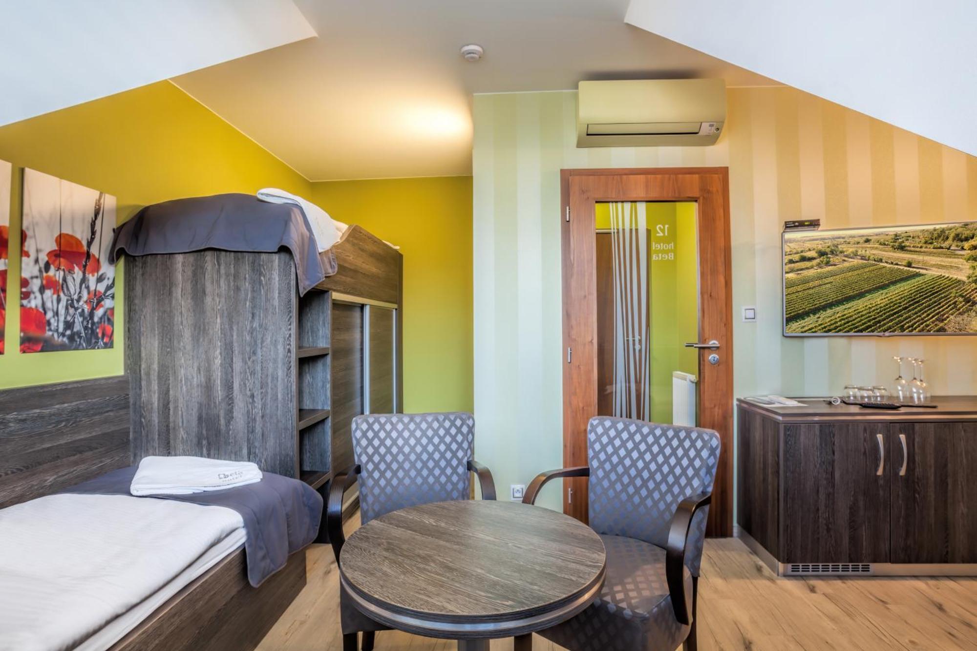 Hotel Beta Bzenec Buitenkant foto